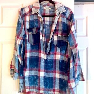 Flannel distressed Top, red, white and blue, size xtra small, so comfy